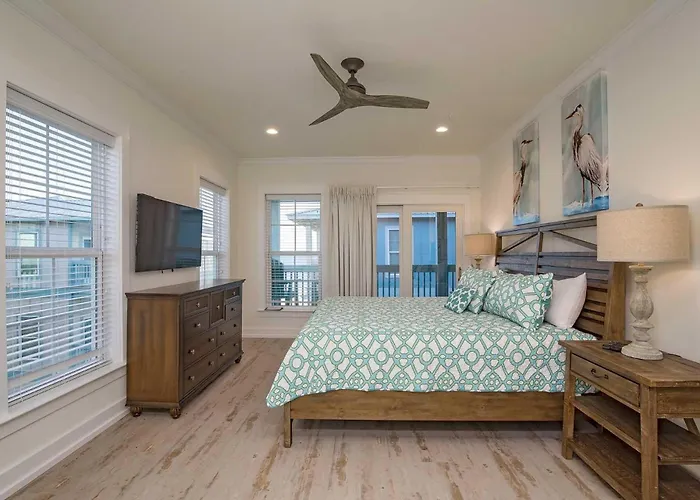 Breezyville Northwest Sky 12br Holiday home