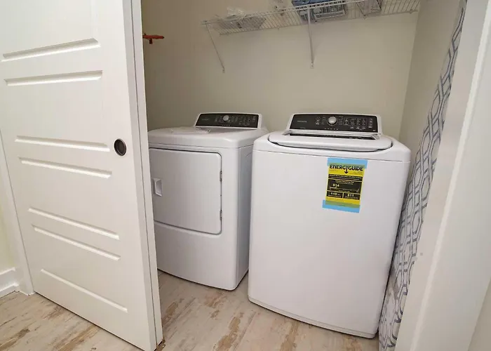 Breezyville Northwest Sky 12br *
