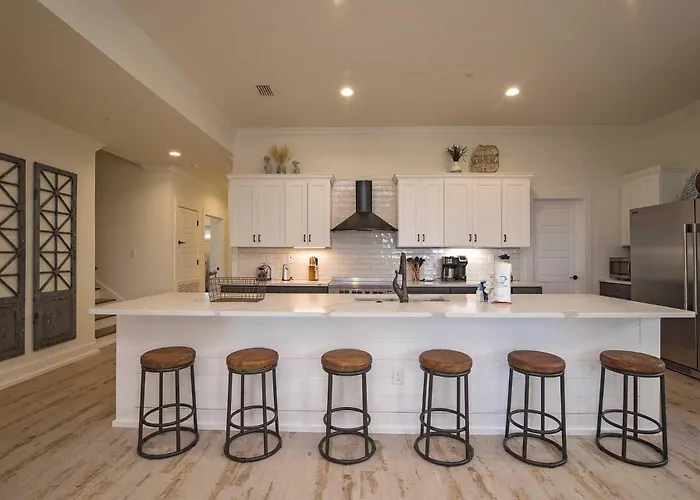 Breezyville Northwest Sky 12br *