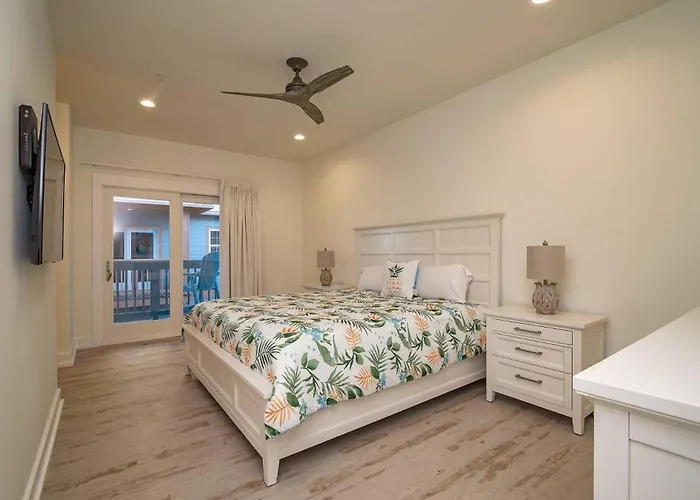Breezyville Northwest Sky 12br Holiday home